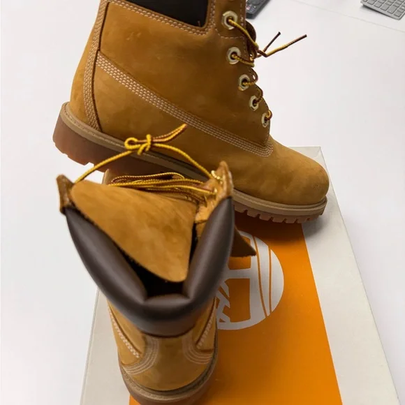 Timberland Men's Boots - Wheat Tan Size 7M EUC with box - Picture 1 of 6